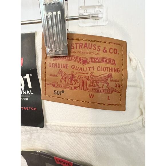 White Levi’s Jeans BIG E New w/Tags High Rise-Straight Leg Button Fly 28x26 - Picture 3 of 8